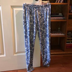 Blue paisley leggings